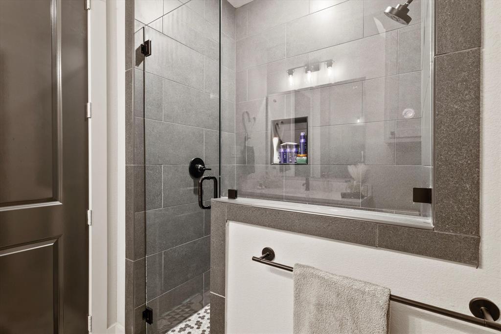 SOUTHLAKE MANORS - Residential