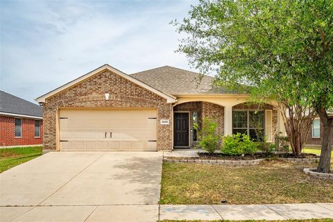 Photo of 1609 Desperado Road, Fort Worth, TX 76131 (MLS # 21257904)