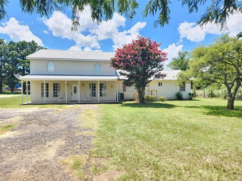 A home in Lindale