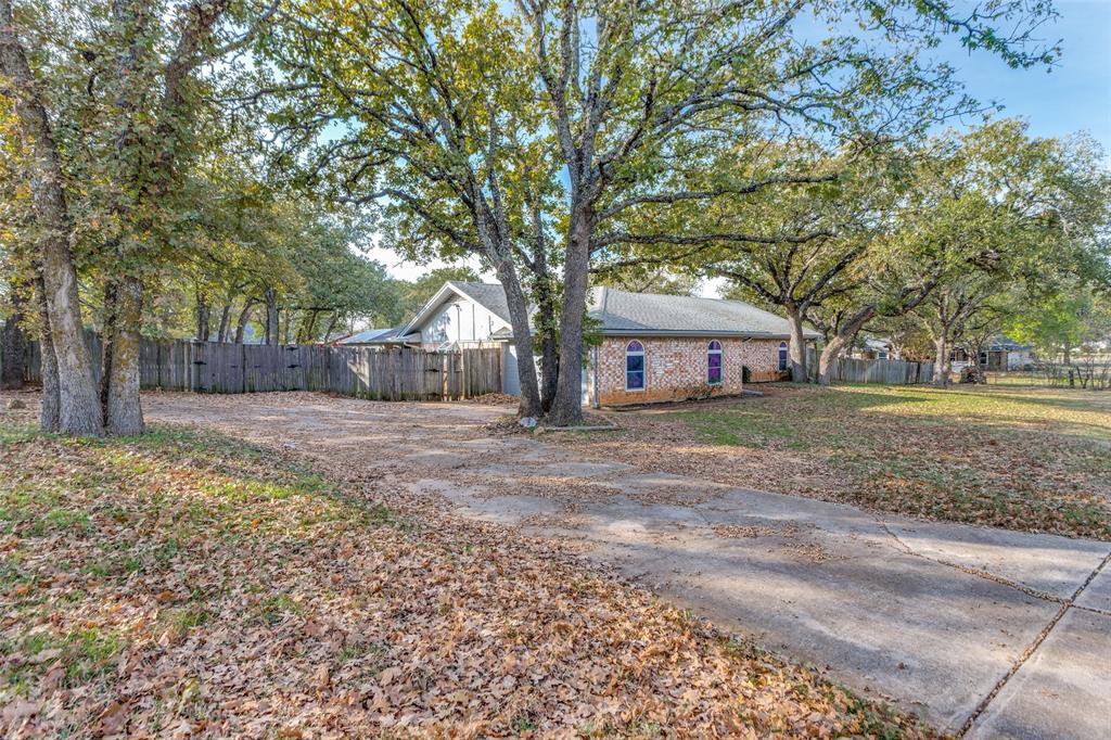 102 Hillside Drive W