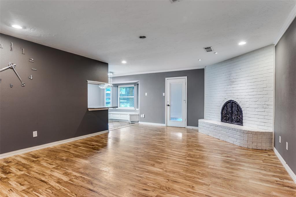 102 Hillside Drive W