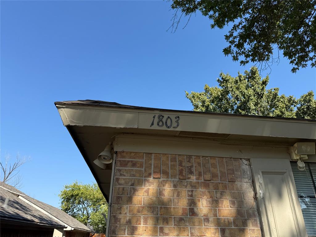 1803 Sherwood Place