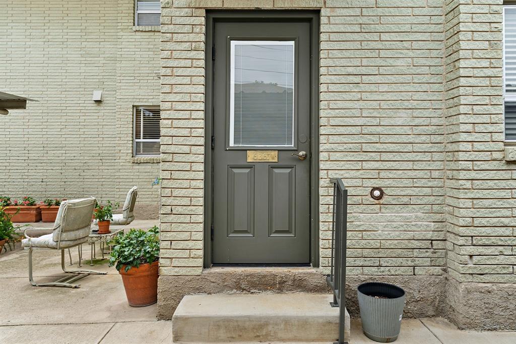 Diamond Head Condos - Residential Lease