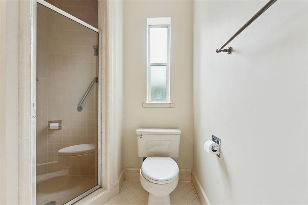 Diamond Head Condos - Residential Lease