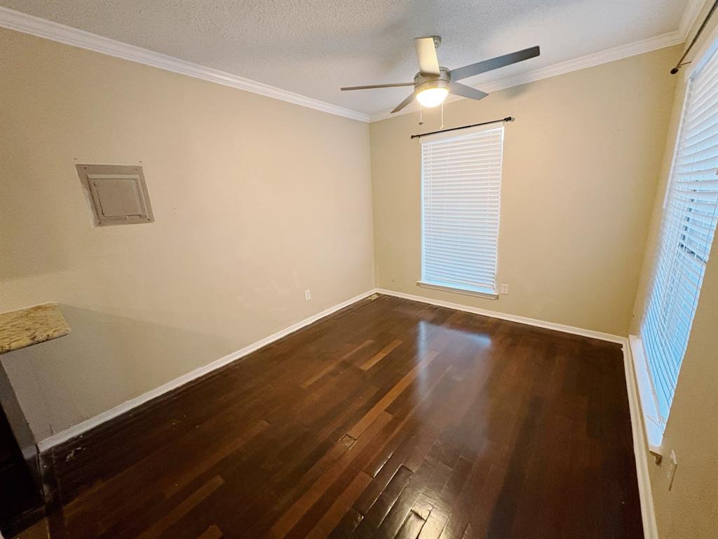 Centre Square 01 Condo - Residential