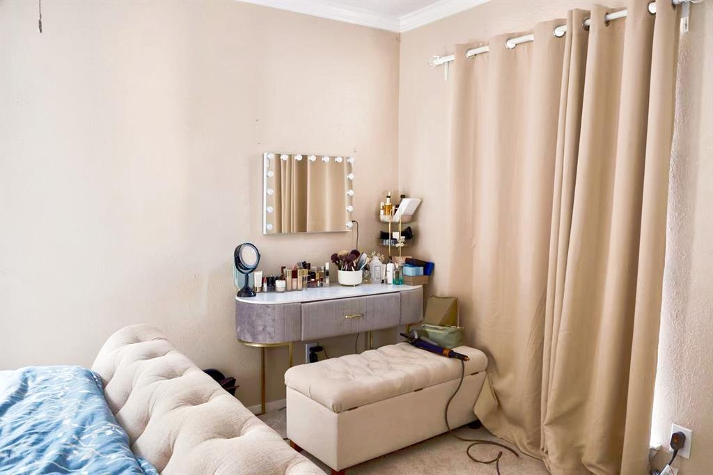 Centre Square 01 Condo - Residential