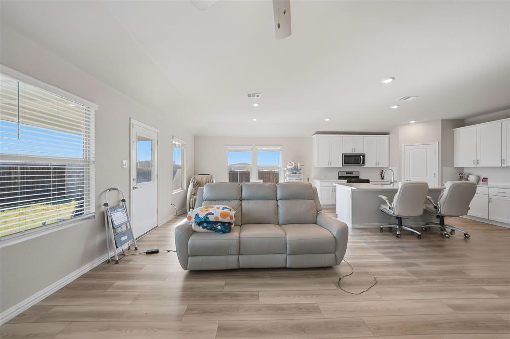 3400 Kingsview Drive