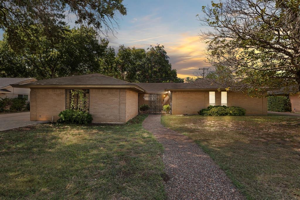 4806 South Drive