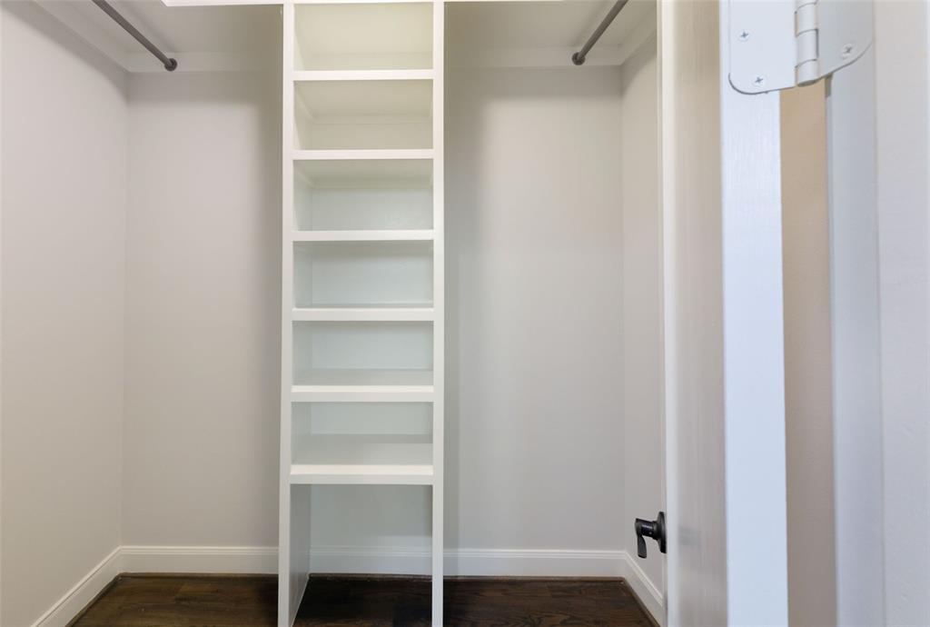 Royal Crest - Residential