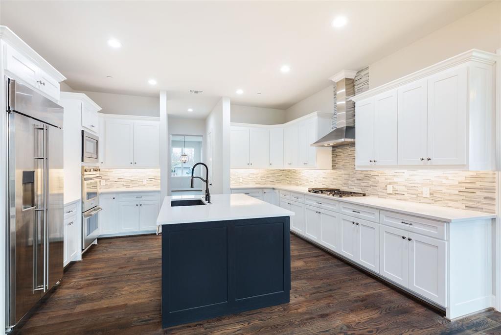 Royal Crest - Residential