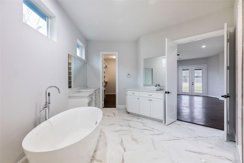 Royal Crest - Residential