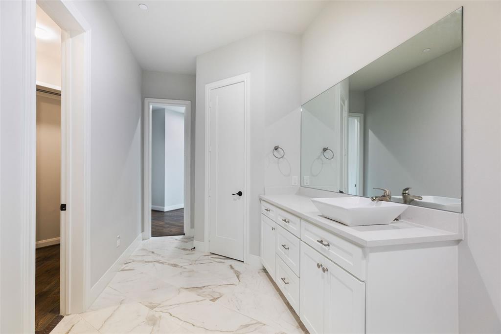 Royal Crest - Residential