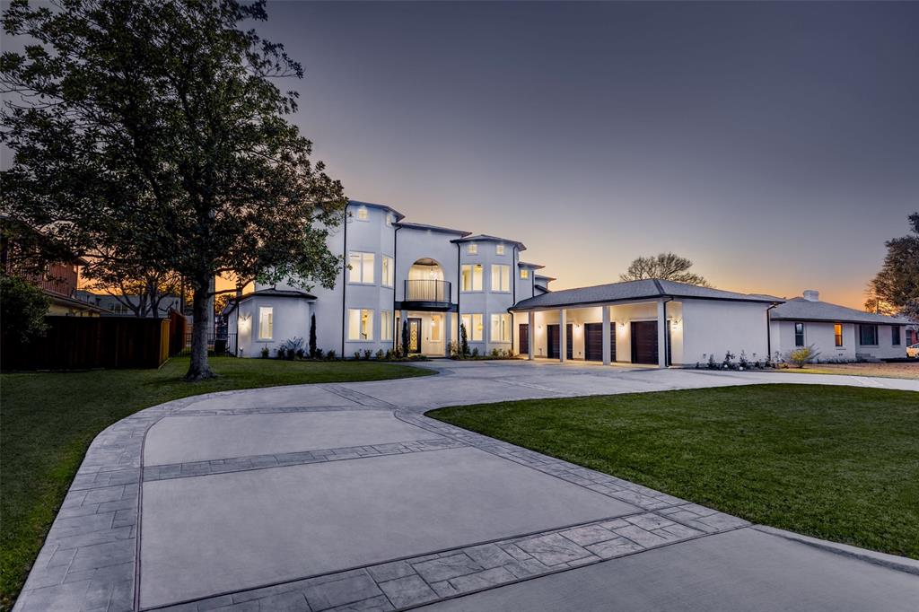 Royal Crest - Residential