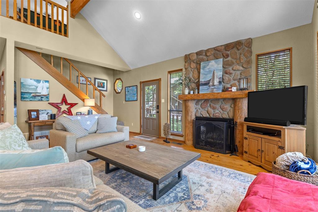 Twin Cove Estate - Residential