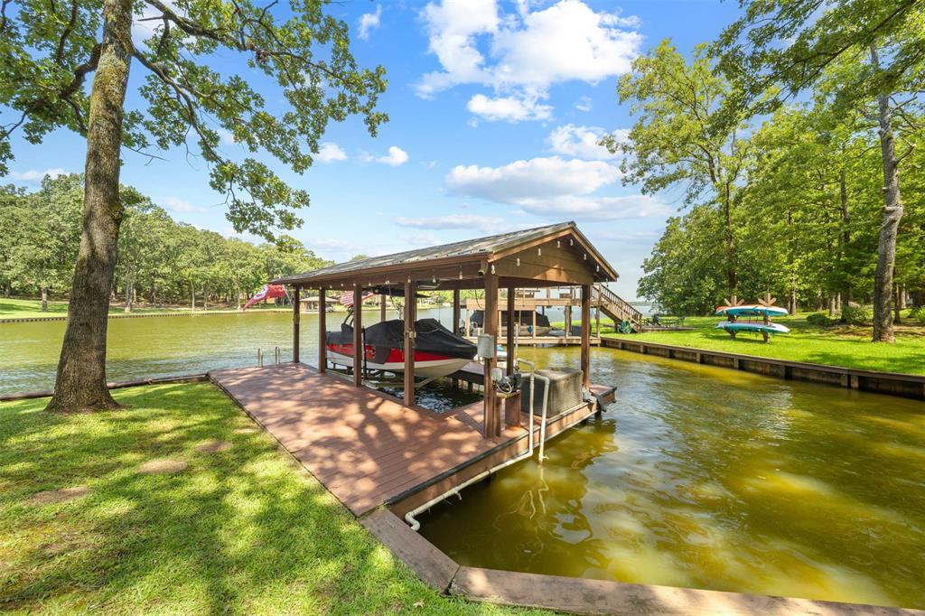 Twin Cove Estate - Residential