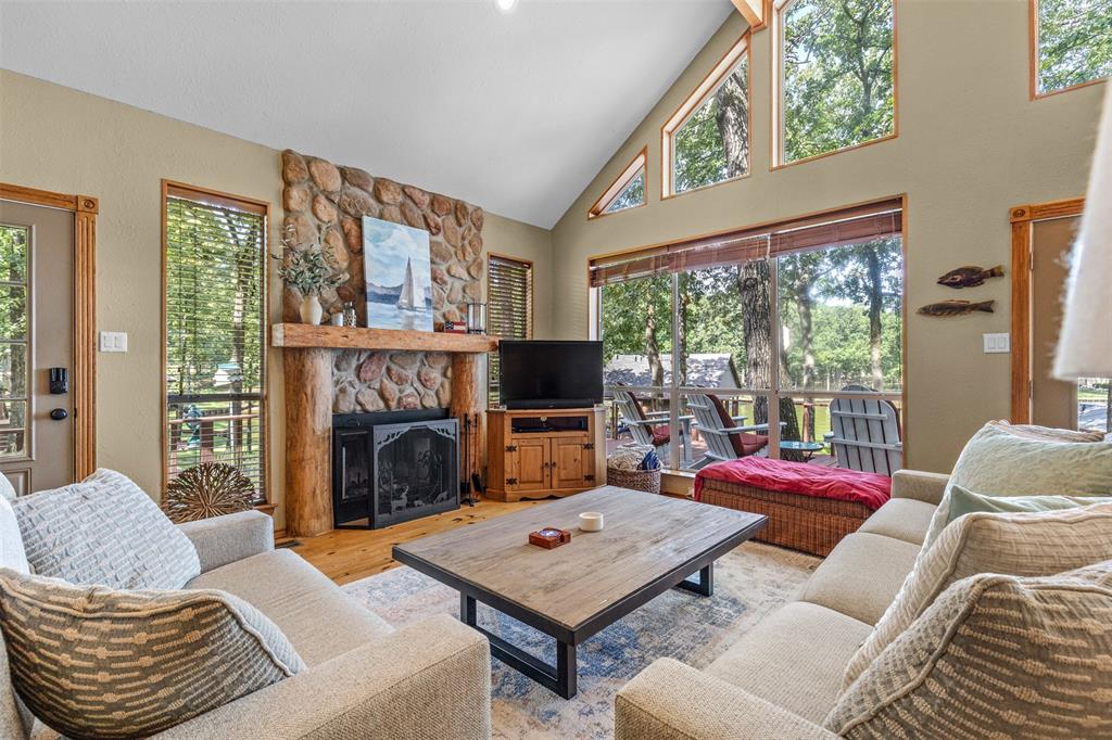 Twin Cove Estate - Residential