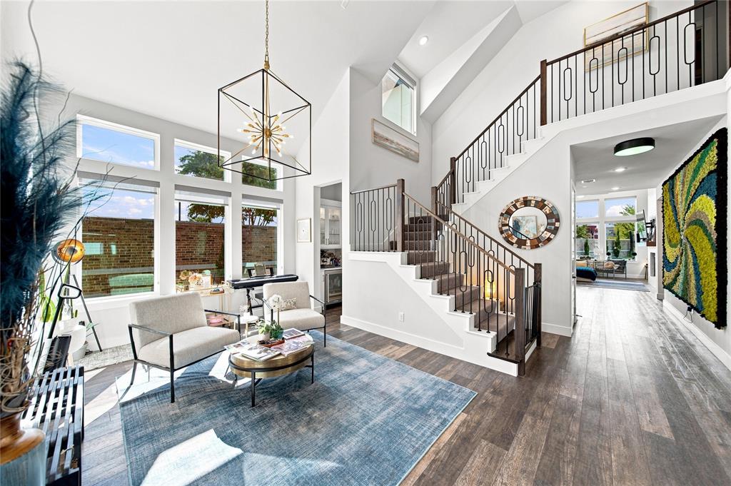 903 Leola Lane