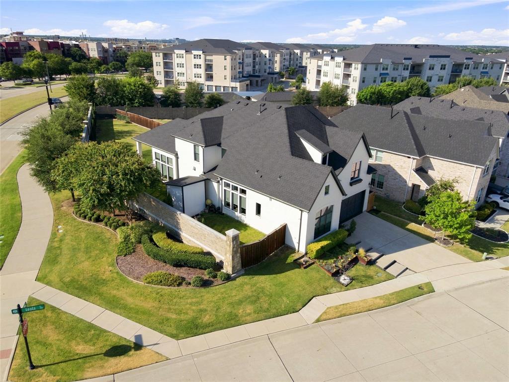 903 Leola Lane