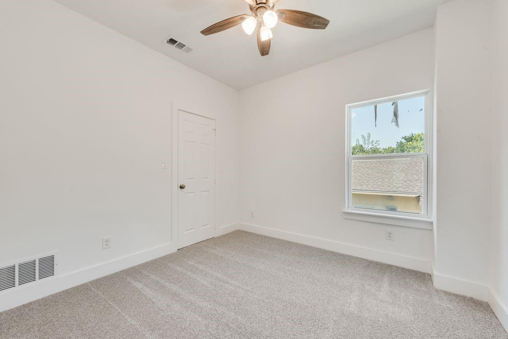 Lincoln Manor - Residential