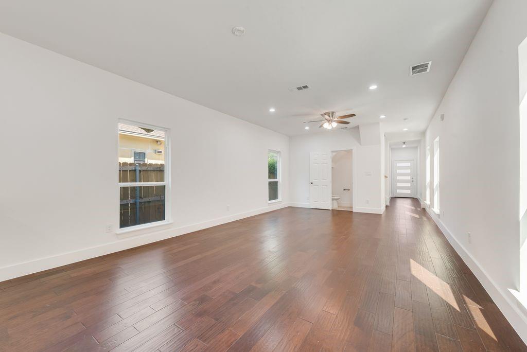 Lincoln Manor - Residential