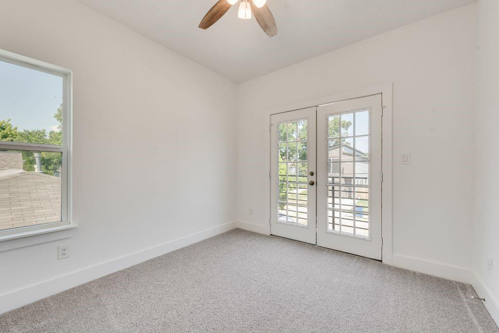 Lincoln Manor - Residential