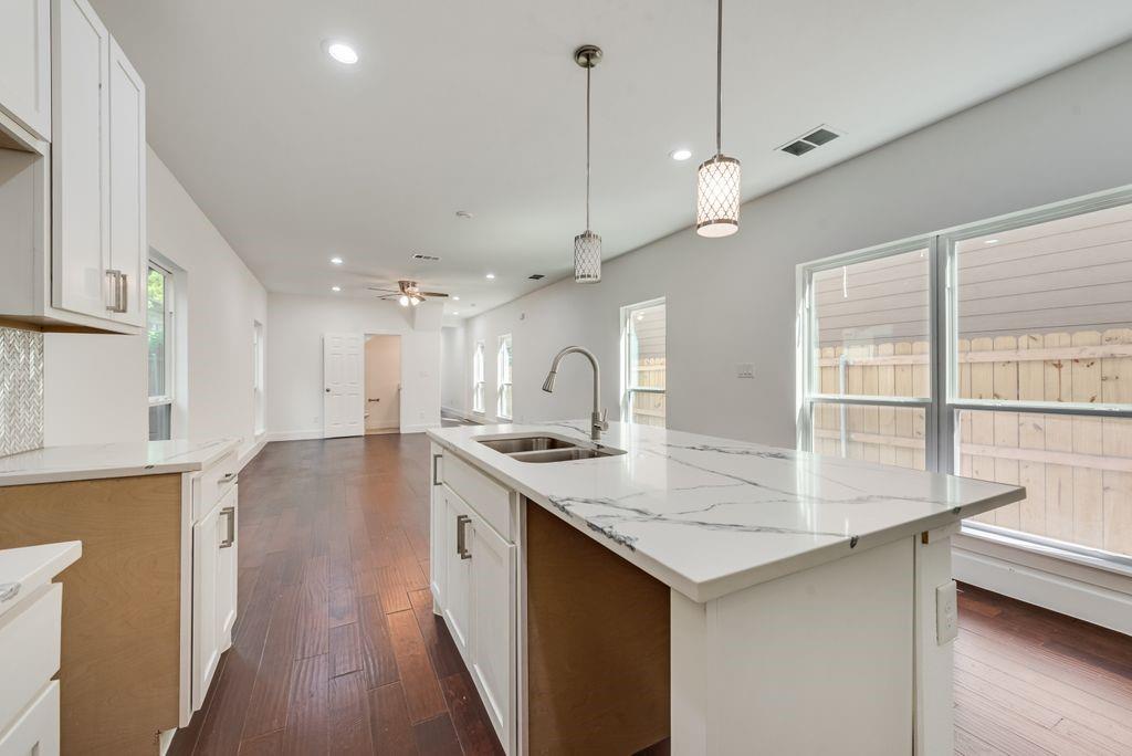 Lincoln Manor - Residential