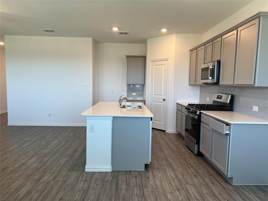 7213 Crepe Myrtle Avenue