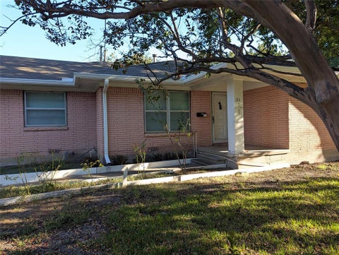 Photo of 111 Murchison Street, Farmersville, TX 75442 (MLS # 21392204)