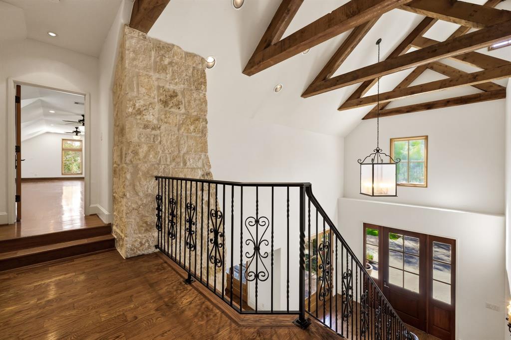 Royal Crest - Residential