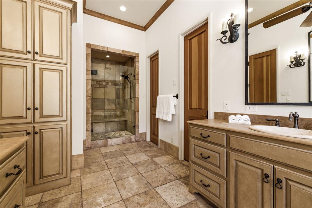 Royal Crest - Residential