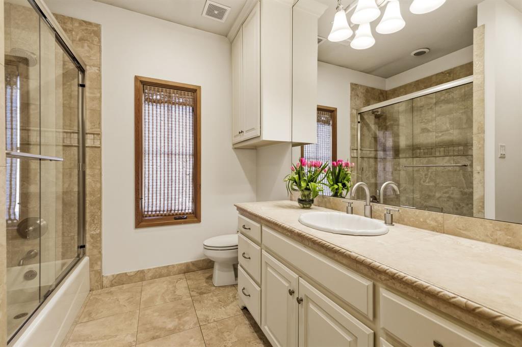 Royal Crest - Residential