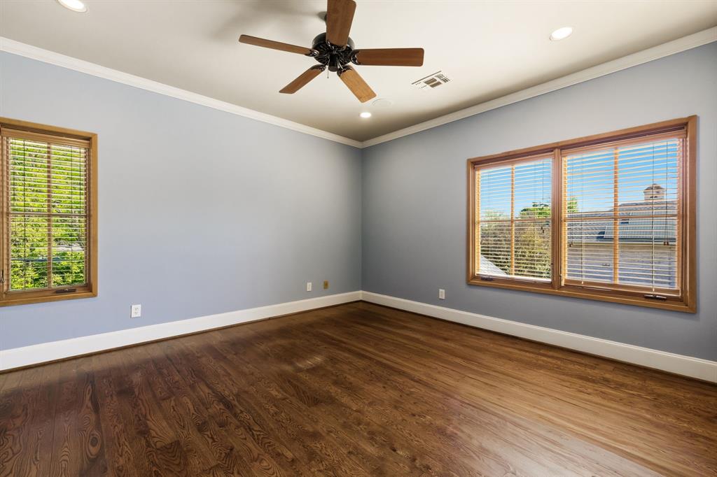 Royal Crest - Residential