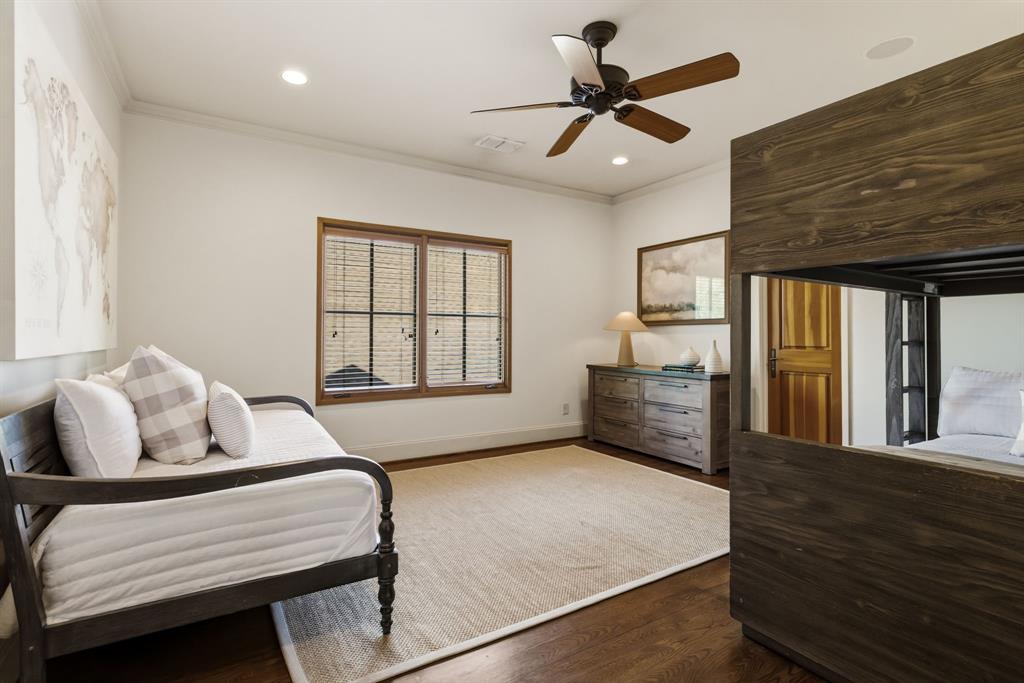 Royal Crest - Residential