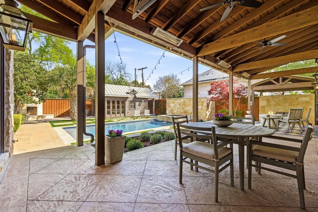 Royal Crest - Residential