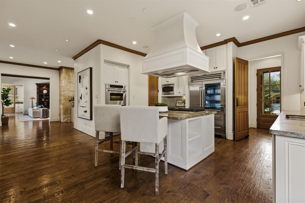 Royal Crest - Residential