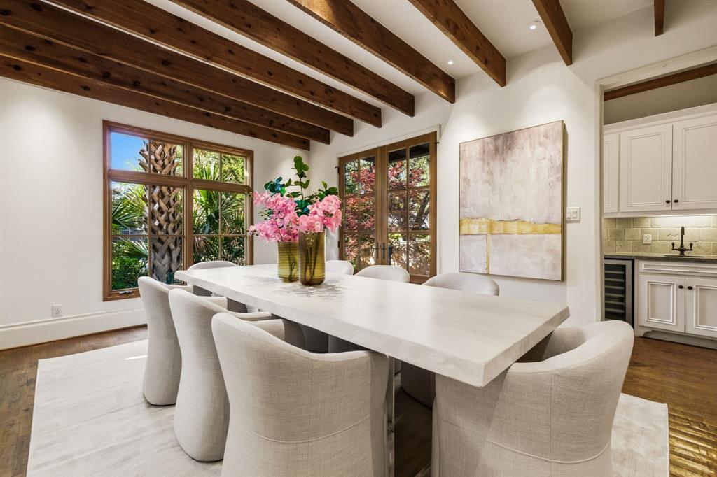 Royal Crest - Residential