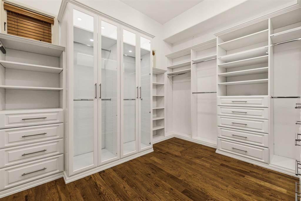 Royal Crest - Residential