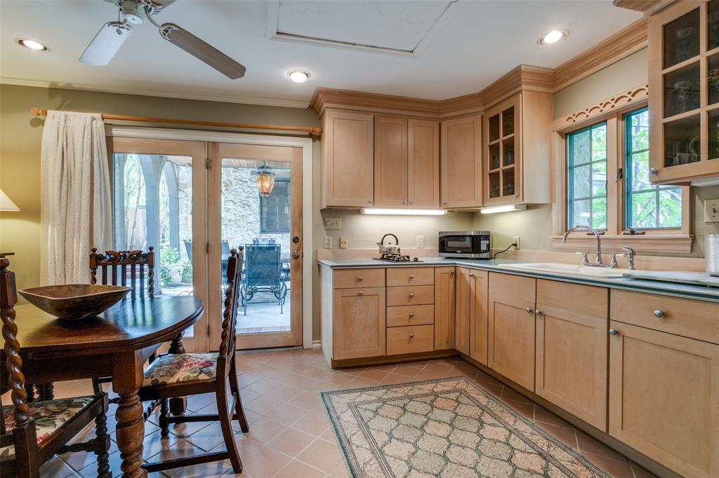 Country Club Estates - Residential