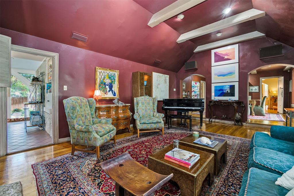 Country Club Estates - Residential