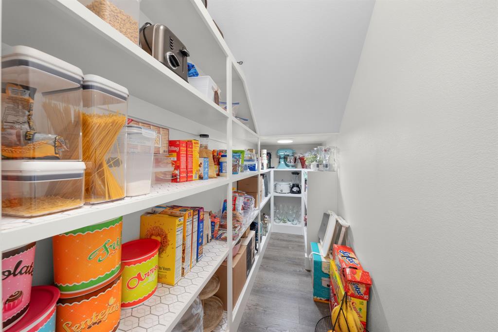 M&M RANCH - Residential