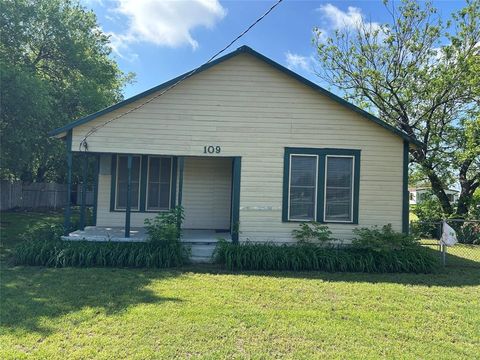 109 Harrison Avenue Newcastle TX 76372