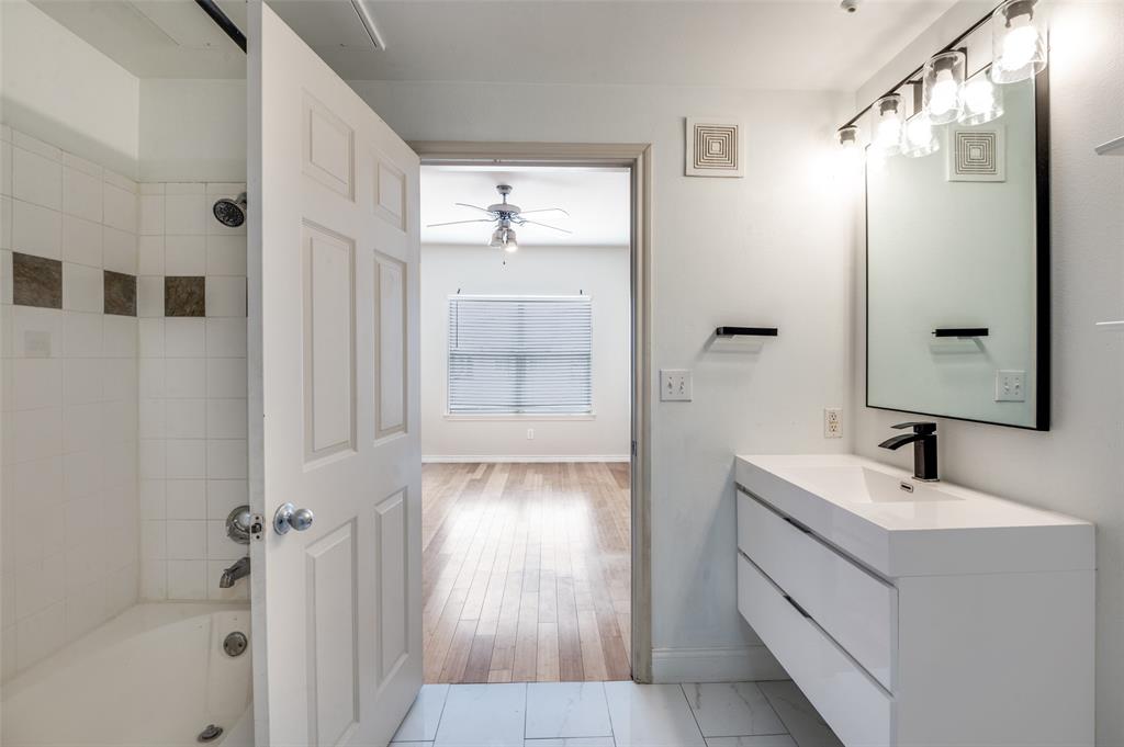 3102 Kings Road 2308
