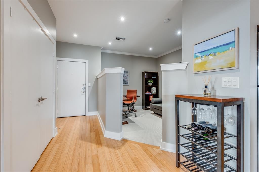 4333 Gilbert Avenue 321