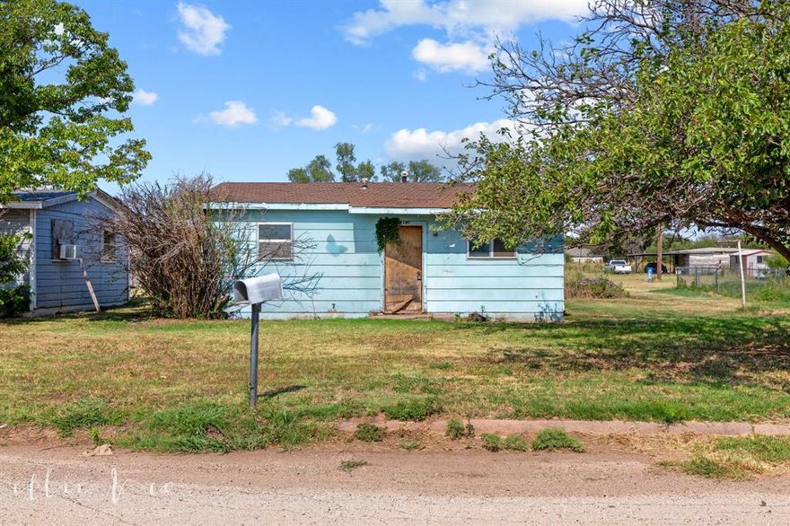 INVESTOR SPECIAL!! Conveniently located in the heart of Anson, TX.  Ready for you to get creative with 2 bedrooms, 1 bathroom, and kitchen space into living room. Large back yard with trees! Property sold AS-IS.  OWNER FINANCING AVAILABLE!