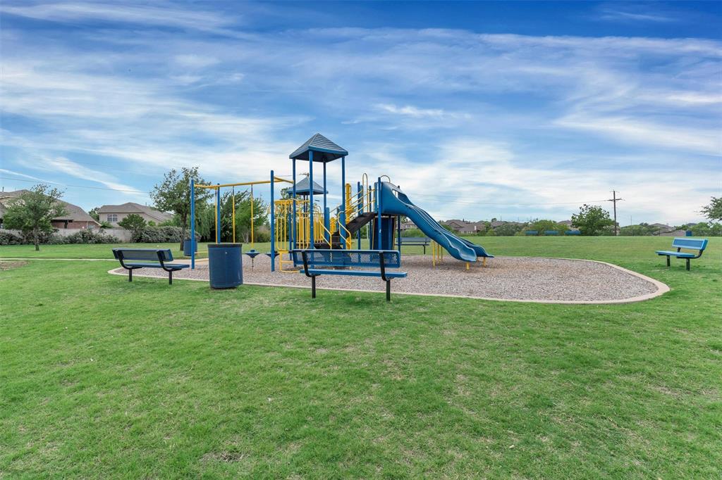 Fort Worth, Texas 76244, United States, 4 Bedrooms Bedrooms, ,3 BathroomsBathrooms,Residential,Pending,120568