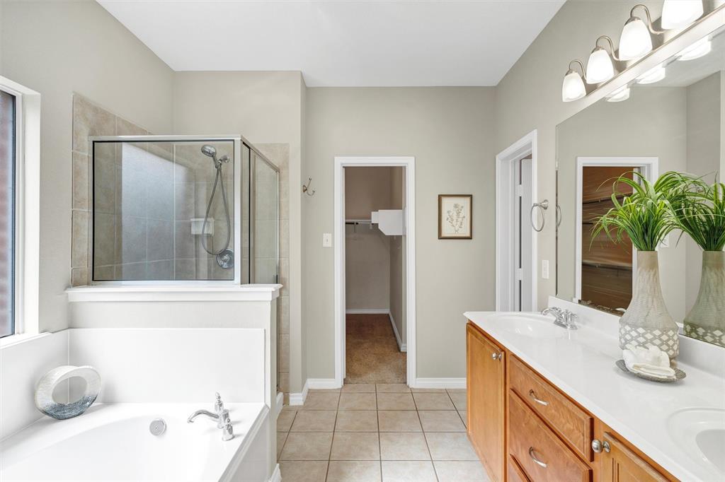 Fort Worth, Texas 76244, United States, 4 Bedrooms Bedrooms, ,3 BathroomsBathrooms,Residential,Pending,120568