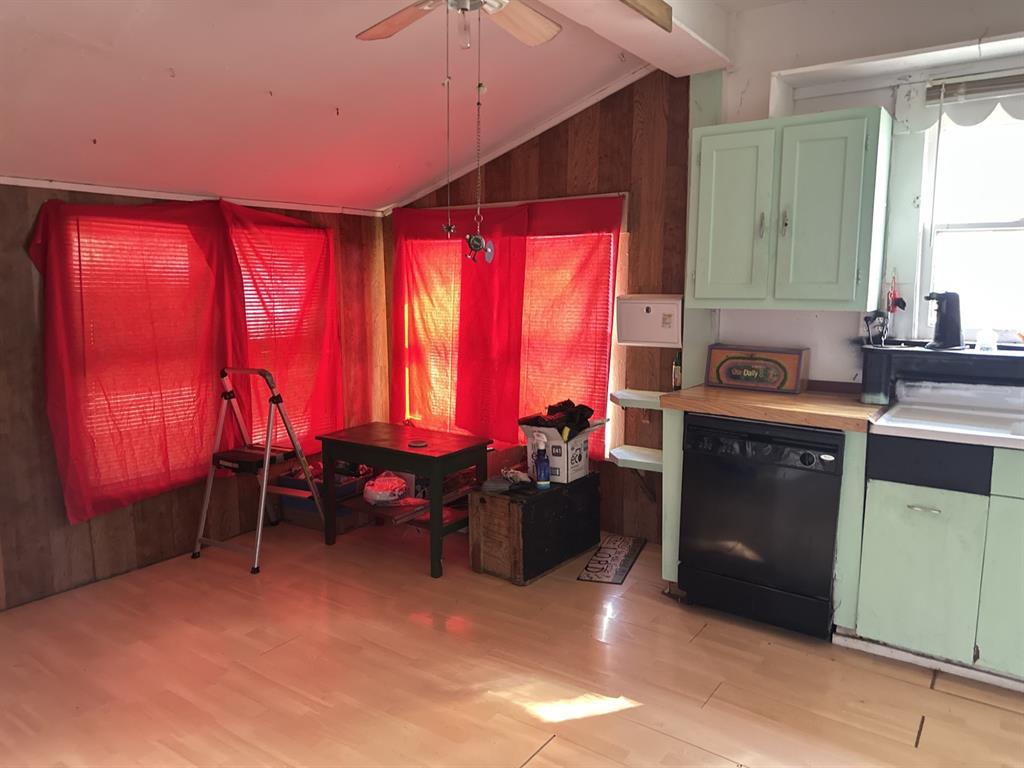 Orig Town Of Wolfe City - Residential