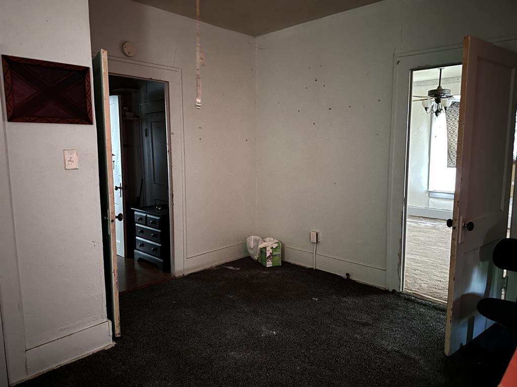 Orig Town Of Wolfe City - Residential