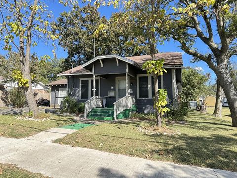 411 S Santa Fe Street Wolfe City TX 75496