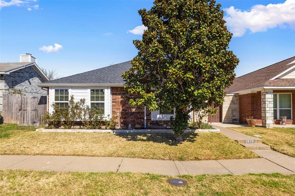 Photo of 1512 Liberty Lane, Mesquite, TX 75149 (MLS # 21194178)